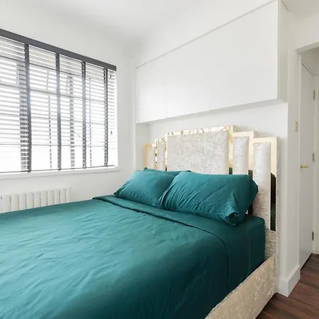 Cosy Studio In Chelsea